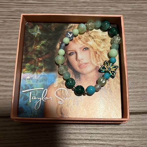 Bundle of bracelets - Picture 2 of 5